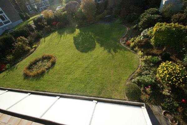 ..gepflegter Garten