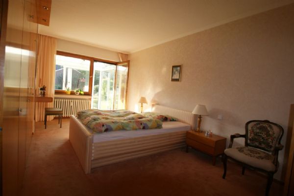 ..geräumiges Schlafzimmer