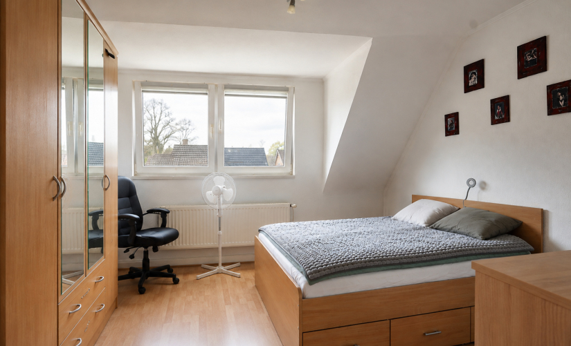 Gemütliche 3-Zimmer-Dachgeschosswohnung mit Balkon in Krefeld-Hüls - Photo 3