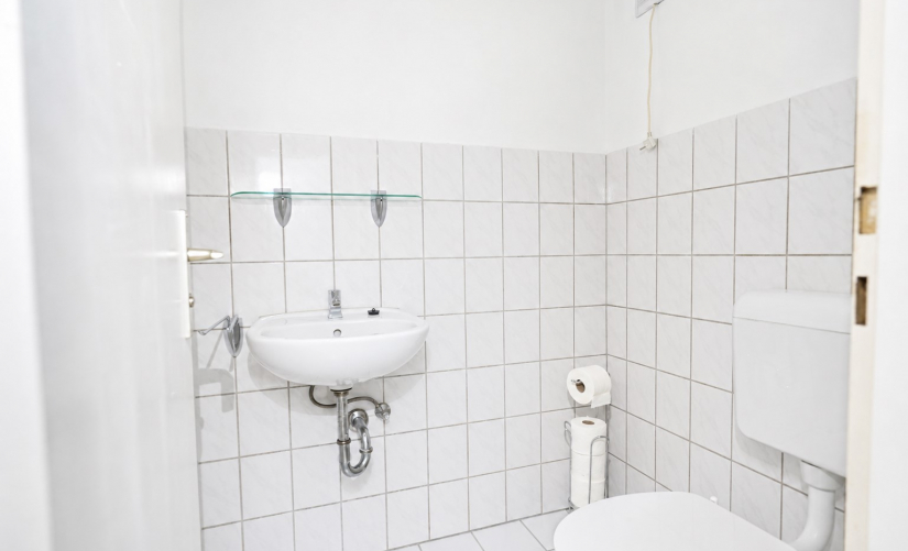 Großzügige 3-Zimmer-Wohnung mit zwei Balkonen und wunderbarem Grünblick in traumhafter Wohnlage! - Foto 2