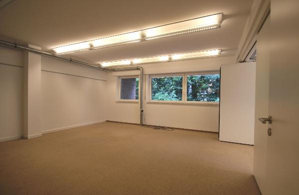 ..Einzelbüro mit Falttüranlage