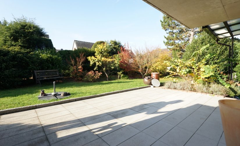 große Außenterrasse