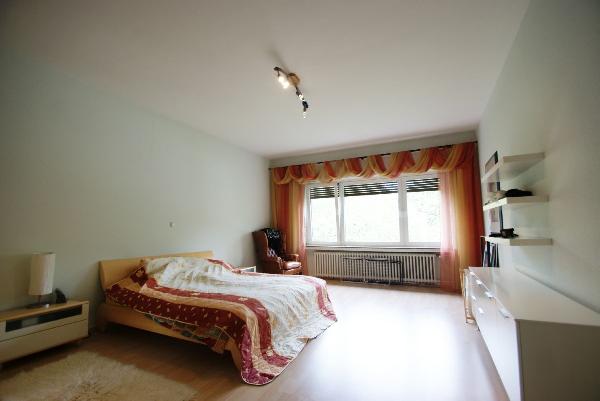 .. großes Schlafzimmer