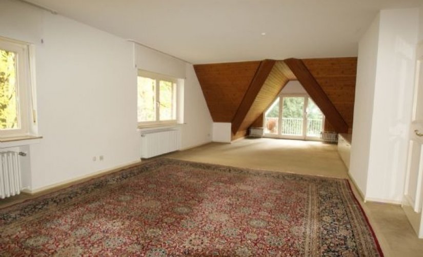 ..großzügig im 1. OG