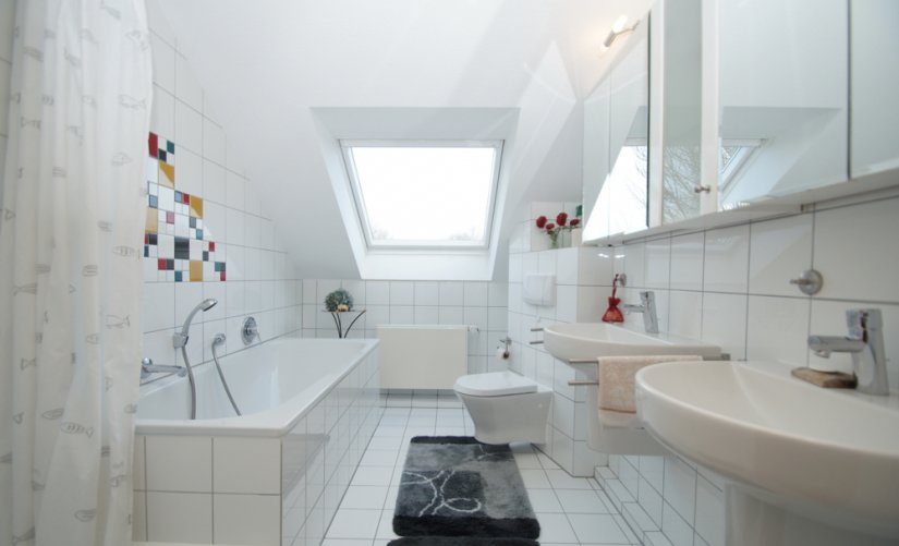 modernes Badezimmer