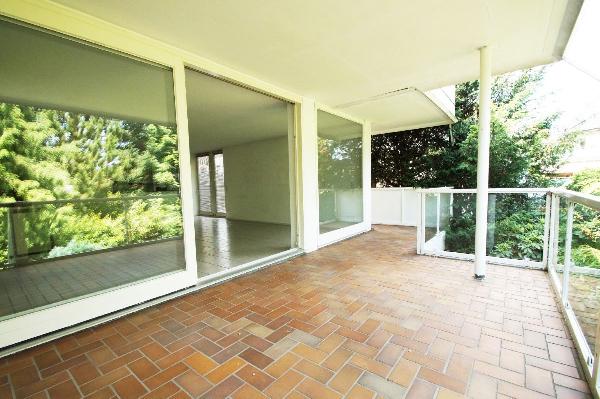 ..überdachte Terrasse