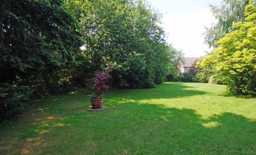 ...uneinsehbarer Garten