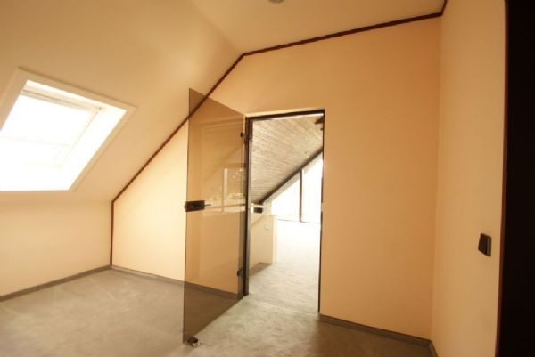 ...zur Galerie